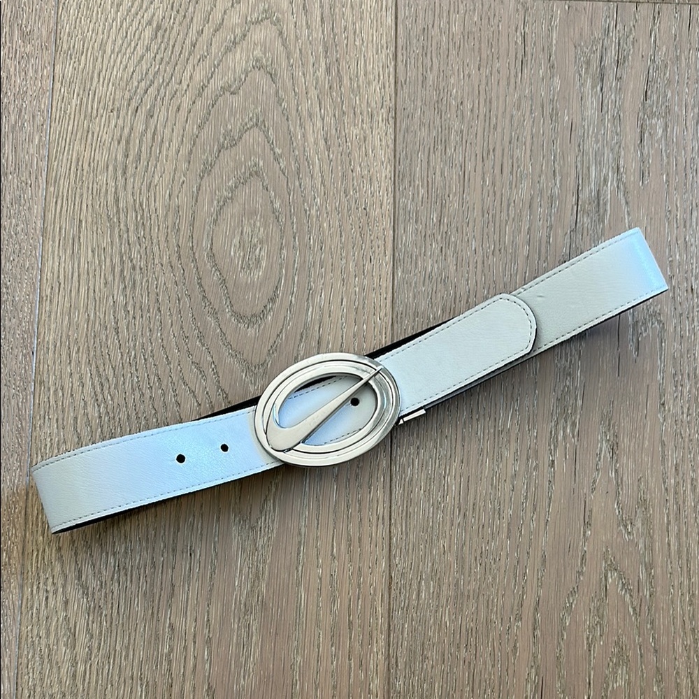 Nike Golf swoosh Logo Reversible White Black Leather Belt